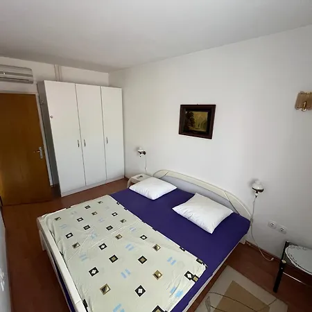 Rosa דירה יאדראנובו